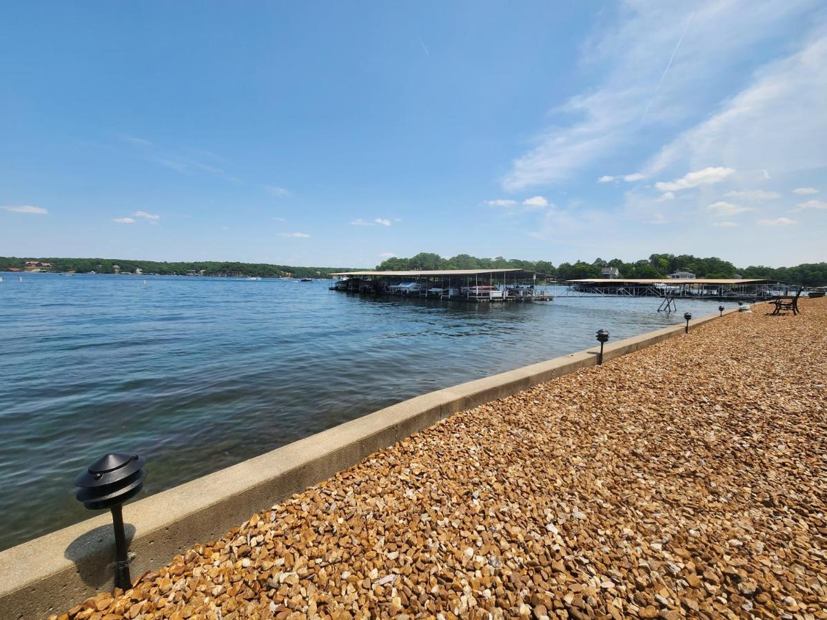 Lakefront Condo With A View Osage Beach Exteriör bild
