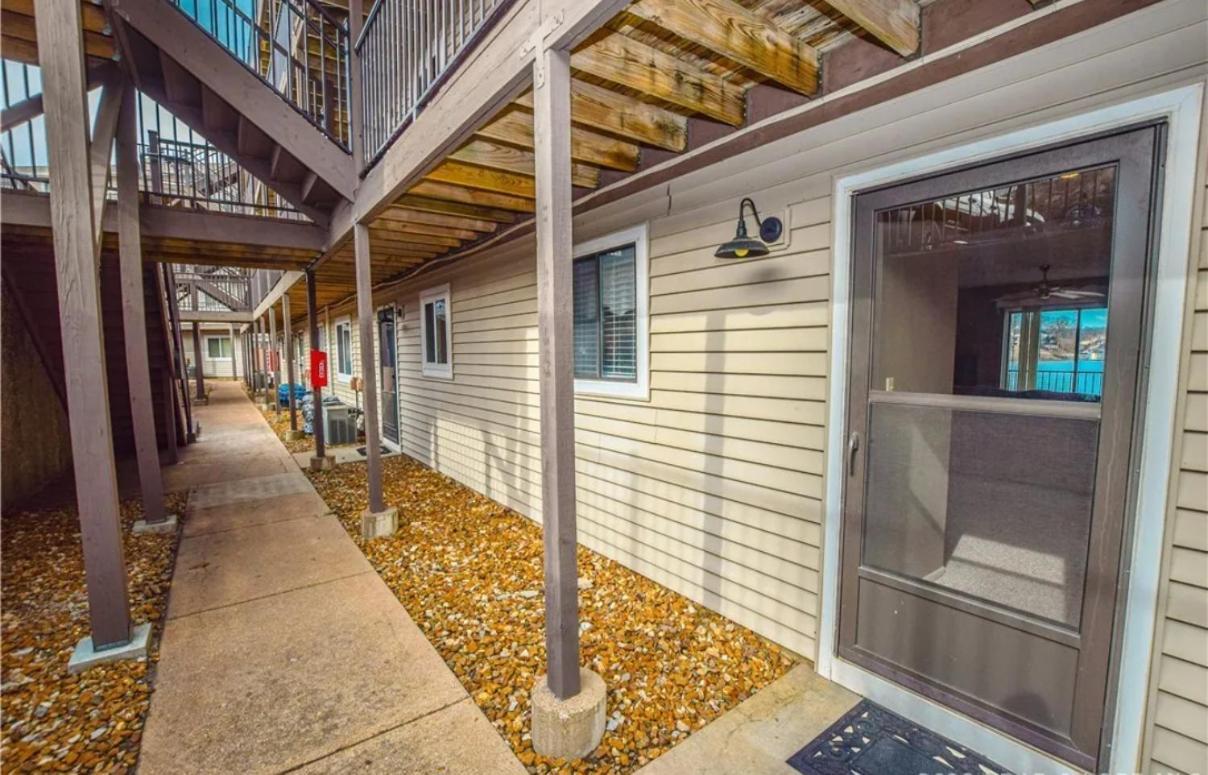 Lakefront Condo With A View Osage Beach Exteriör bild